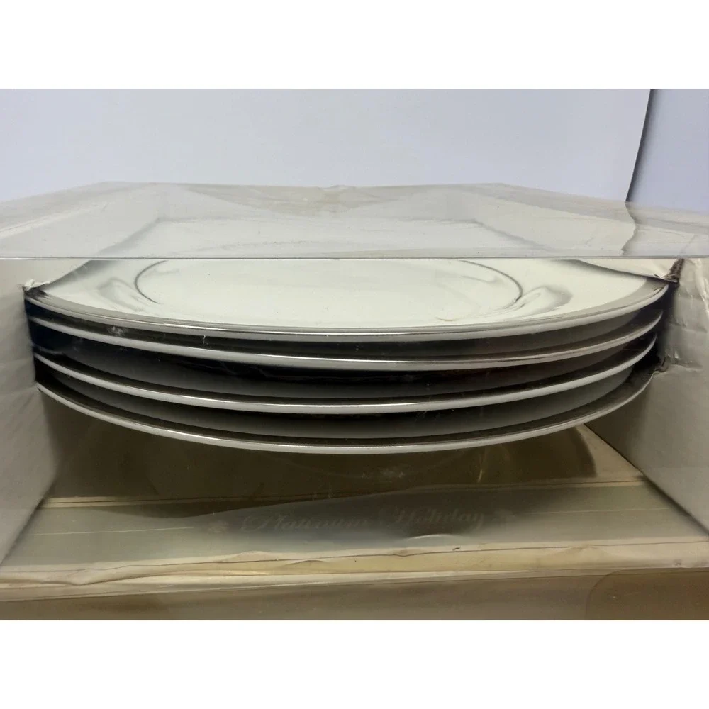 Bed Bath & Beyond Platinum Holiday Porcelain Dinner Plates 24K Platinum Set of 4
